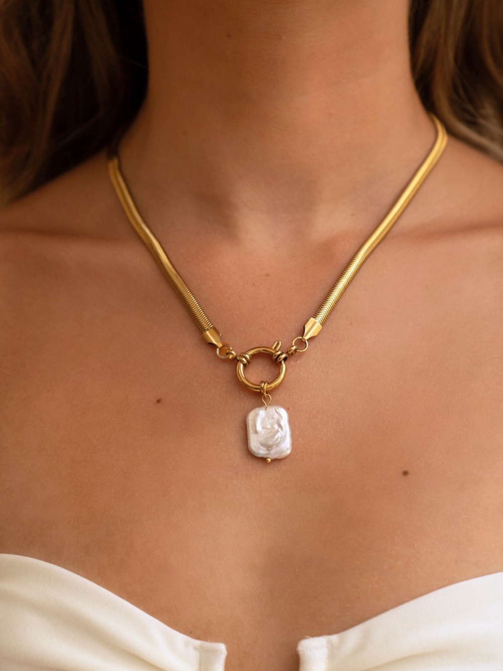 Gold Baroque Pearl Pendant Necklace